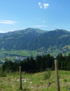 View of Hahnenkamm and Kitzbühel walking down from the Horn